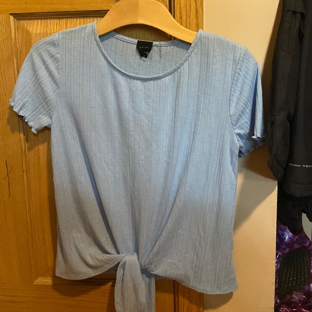 W5, small, light blue T-shirt